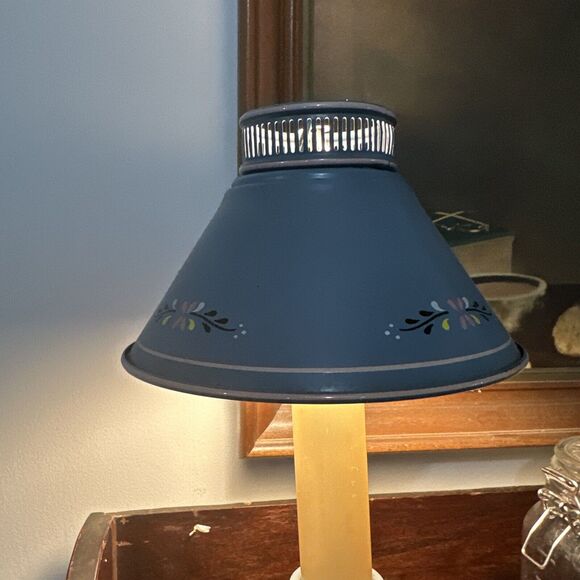 Vintage Toleware Blue And Gold Metal Lamp Pink Florals Cottagecore - Picture 4 of 8